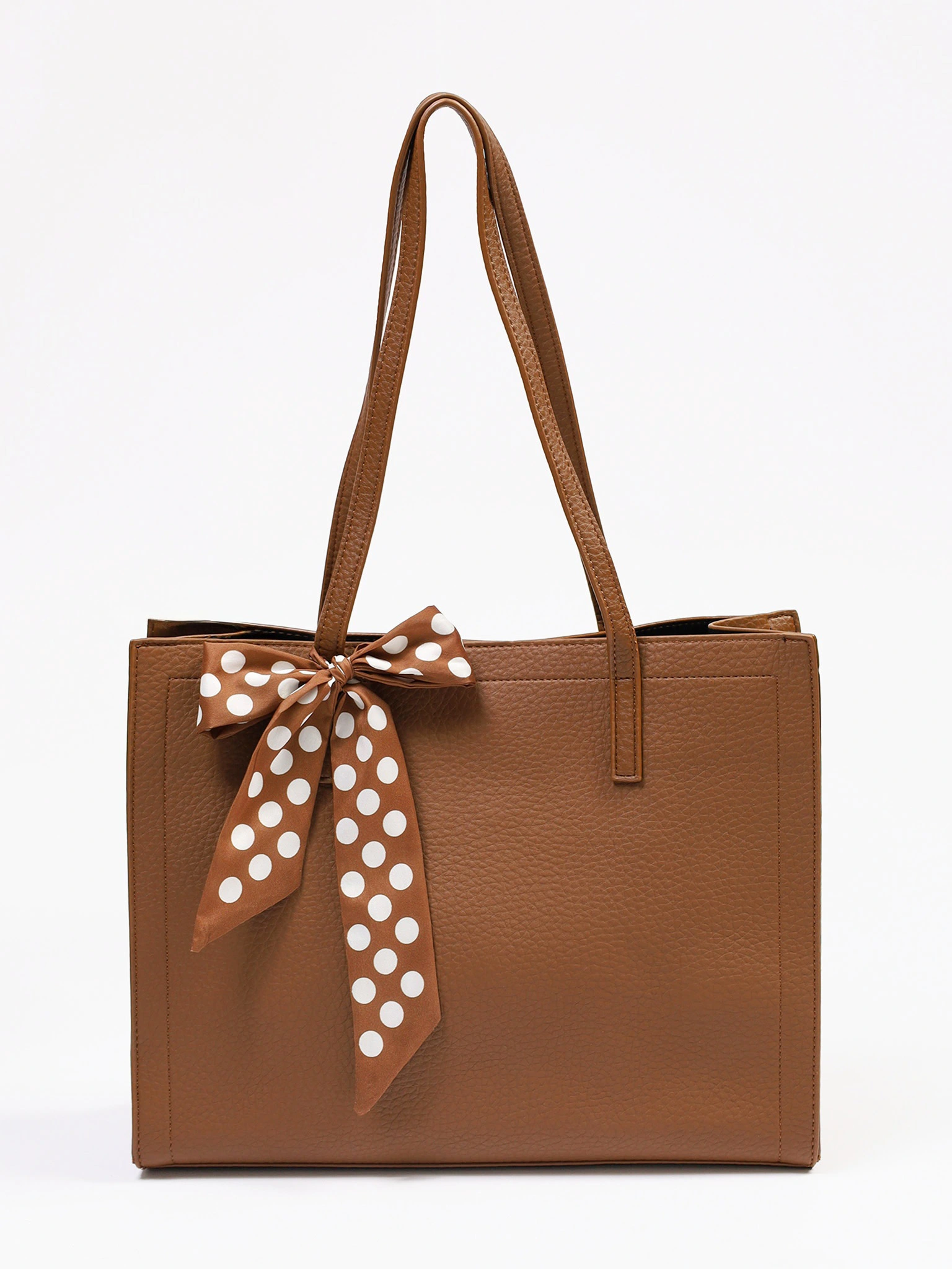 Сумка-тоут с плоскими ручками с декоративным платком в ассортименте